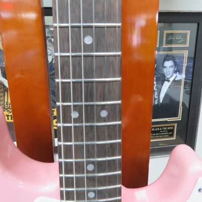Squier Mini Stratocaster with Laurel Fretboard 2020 - Present - Shell Pink image 5