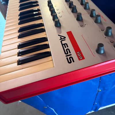 Alesis Ion 49-Key Analog Modeling Synthesizer 2000s - Silver