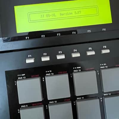 Akai MPC2500 Music Production Center 2005 - 2013 - Black image 6