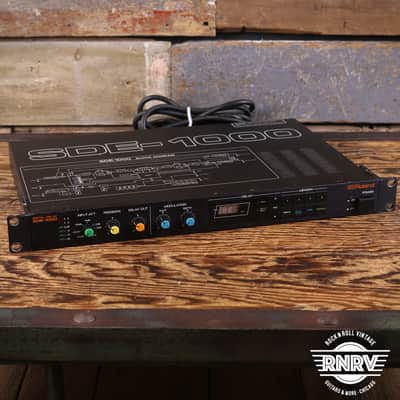 Roland SDE-1000 Digital Delay 1983 - 1989 - Black