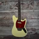 Fender Musicmaster II with Rosewood Fretboard 1966 - Olympic White