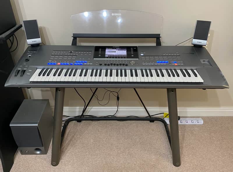 Yamaha Tyros 5 76 Keyboard with Yamaha MS-05 Speaker Set & L-7S Stand in Excellent Condition image 1