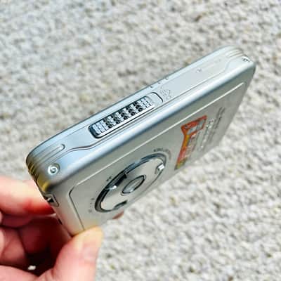 [RARE] PANASONIC SX76 Walkman Cassette Player, Near Mint Silver, Working ! image 6