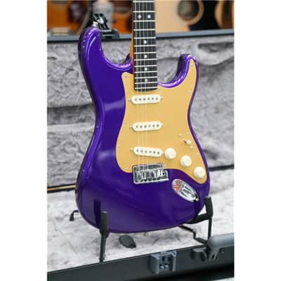 FENDER American Ultra Stratocaster Plum Metallic image 9