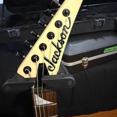Jackson Pro Series RR5 Rhoads Ivory with Black Pinstripes HSC image 5