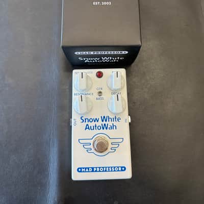Mad Professor Snow White Auto Wah with Guitar/Bass Switch. New! image 2