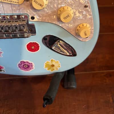 Fender Noiseless pickups, fender bridge, unknown body - Sonic blue image 7