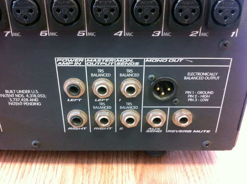 Peavey XR 1204 Powered Sound Reinforcement Mixing Console *Needs
