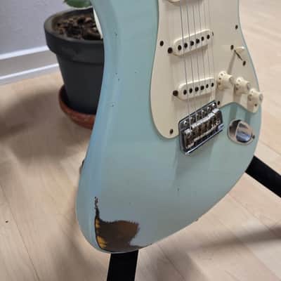Fender 1956 Stratocaster Relic CUSTOM SHOP LIMITED EDITION FSR Sonic Blue over Sunburst! 2005 Time Capsule Case Queen American Vintage 50s 1950's Reissue USA Strat Guitar image 18