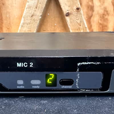 Shure PG88 H7 Dual Wireless Dual Channel Receiver 536-548 w/Power Supply image 5