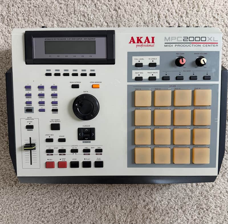 Akai MPC2000XL MIDI Production Center