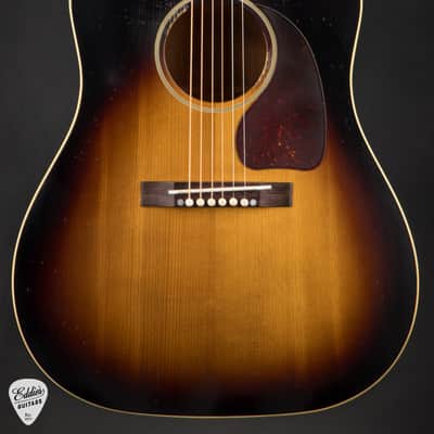Gibson Murphy Lab 1942 Banner J-45 Ultra Light Aged Vintage Sunburst #21866031 image 3