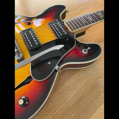 Aria 5102T 1970s - Sunburst with case image 2