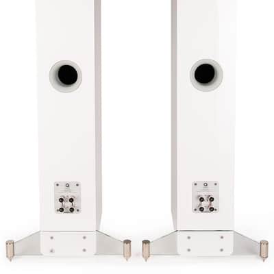 Q Acoustics Concept 40 floorstanding loudspeakers white gloss (1 pair) - used, like new image 3