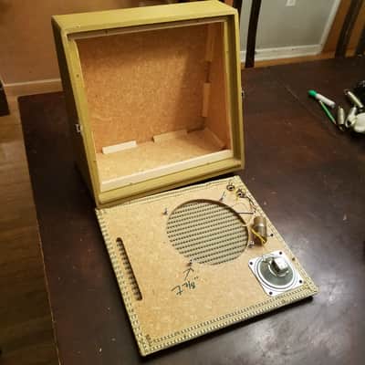 Audiomatic Empty vintage MCM speaker cabinet for 8" driver 1956 - gold woven cloth and alligator skin Tolex image 2