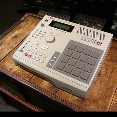 Akai MPC2000 MIDI Production Center 1997 - 2001 - Grey image 6