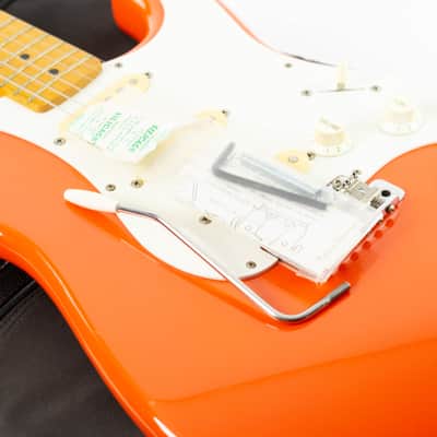 Squier Hank Marvin Stratocaster 1991 Fiesta Red image 23