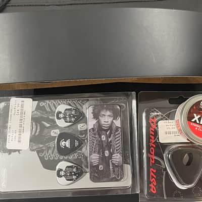New Old Stock Silvertone 1303/U2 Reissue W/Hanging Bag, Wall Hanger & Accessory Bundle 2010s - Black image 10