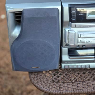 Aiwa Compact Disc Carry Component System CA-DW635U Cassette Radio Boombox image 2