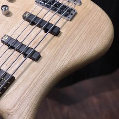 Warwick Pro Series Corvette Standard 5-String Ash Natural Transparent Satin image 12