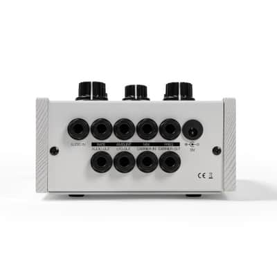 Warm Audio Analog Ring Modulation Pedal With LFO, MOD, Frequency & RATE Controls, Limited Edition White image 3