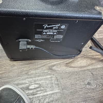 Fender Frontman 15G Series II 2-Channel 15-Watt 1x8" Guitar Practice Amp 2002 - 2010 - Black image 4
