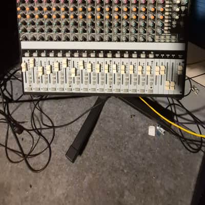 Mackie Onyx 1640 16-Channel Analog Mixer 2003 - 2009 - Black image 2