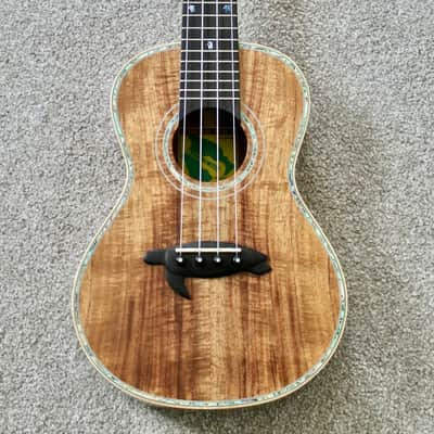 Big Island Ukulele Co Solid Golden Koa Concert Ukulele KX-CTG  W/ Carrying Case image 2