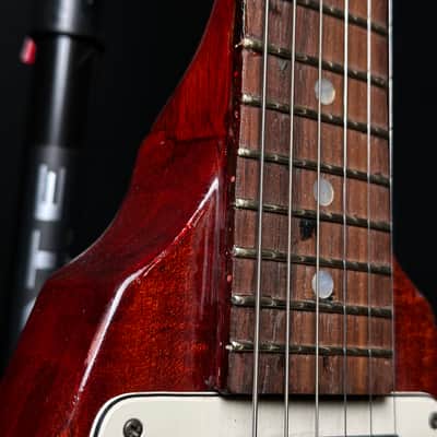 Ibanez Model 2387 Rocket Roll (1970s), Flying V Lawsuit, Player image 6