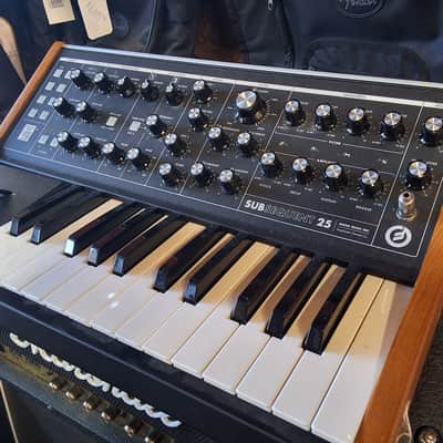Moog Subsequent 25 Analog Synth 2020 - Present - Black