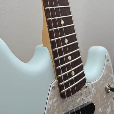 Fender American Performer Mustang with Rosewood Fretboard 2018 - Present - Satin Sonic Blue image 3