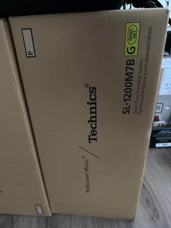 Technics SL-1200M7B 2026 - Green image 1
