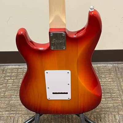 Squier Sonic Stratocaster Sienna Sunburst image 7