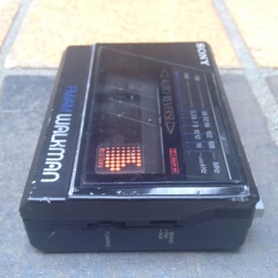 Sony WM-F77 FM/AM Walkman portable cassette player Good belt! works well! tape image 2