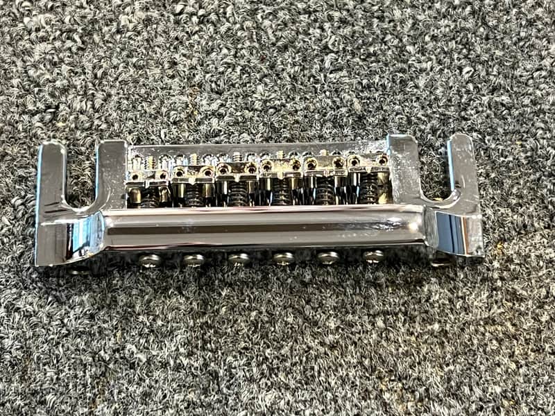 Kahler Quad Series Fixed Guitar Bridge w locking Stud Set - Chrome