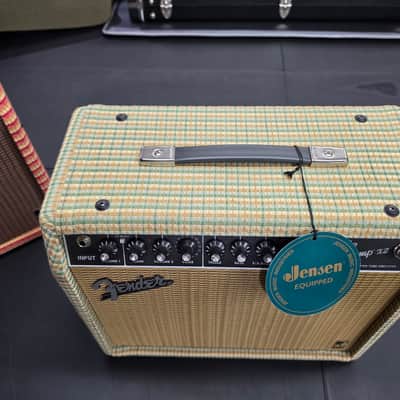 Fender Super Champ X2 2-Channel 15-Watt 1x10" Custom Green image 12