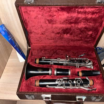 Buffet Crampon E11 Intermediate Bb Clarinet - Black image 3