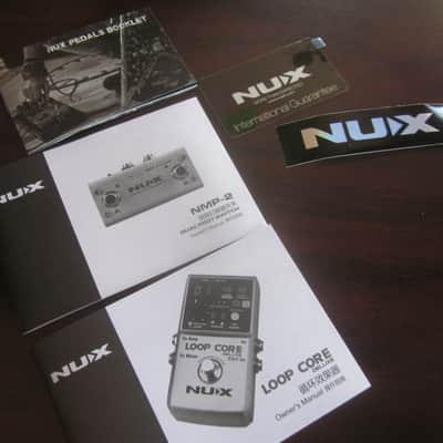 NuX Loop Core Deluxe Bundle Pedal and Dual Foot Switch - Silver/Black image 2