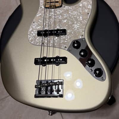 Fender American Elite Jazz Bass with Maple Fretboard 2016 - 2019 - Champagne image 9