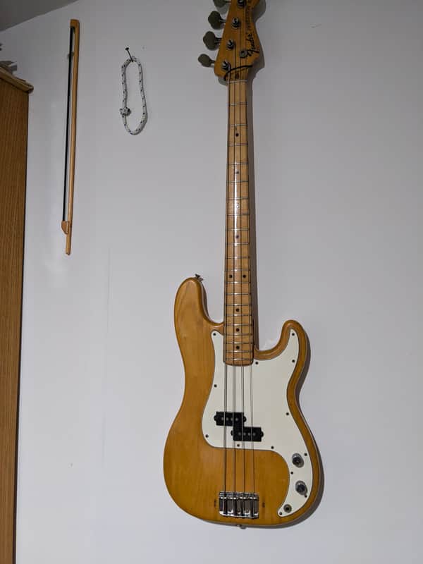 Fender Precision bass