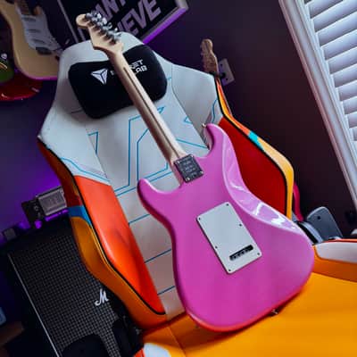 Fender USA MOD SHOP Custom Stratocaster in Bubblegum Metallic w/ Orig Case! image 11