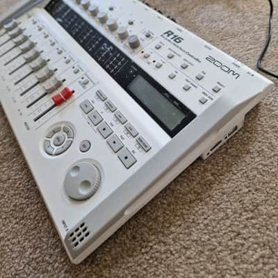 Zoom R16 USB Audio Interface / Digital Multitrack Recorder / Control Surface 2010s - White image 2