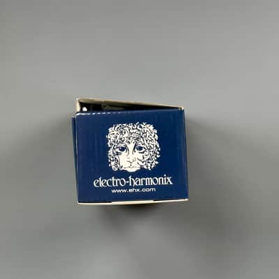 Electro-Harmonix Satisfaction Fuzz 2014 - Present - Blue / Red image 12