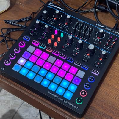 Novation [NOS - New Old Stock] Circuit Mono Station - Paraphonic Analogue Synthesizer 2017 - 2021 - Complete with Box, Manual, Cables, Adaptor image 2