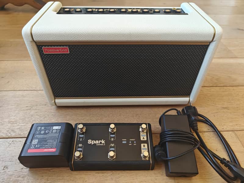 Positive Grid Spark 2 full bundle, battery and control x footswitch included image 1