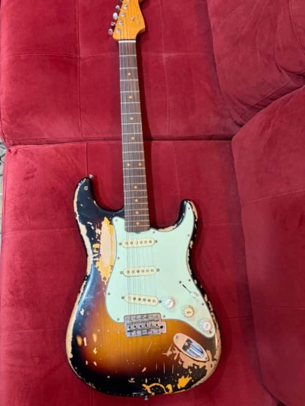 Fender Mike McCready Stratocaster Relic with extras 20s - Relic