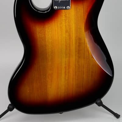 Squier Classic Vibe '60s Jazz Bass  Fretless 3-Color Sunburst image 8