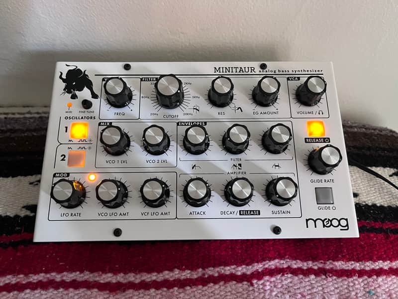 Moog Minitaur Limited Edition White mint condition with box. image 1