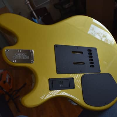 Ernie Ball Music Man James Valentine, 2018, OHSC, Great condition, Gold metallic image 4