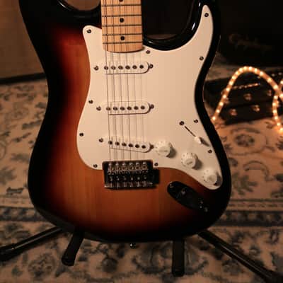 Squier Bullet Stratocaster with Tremolo and Laurel Fretboard 2019 - Brown Sunburst S/N ICS19** image 2